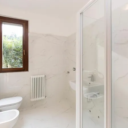 Borgo Castello B1 דירה