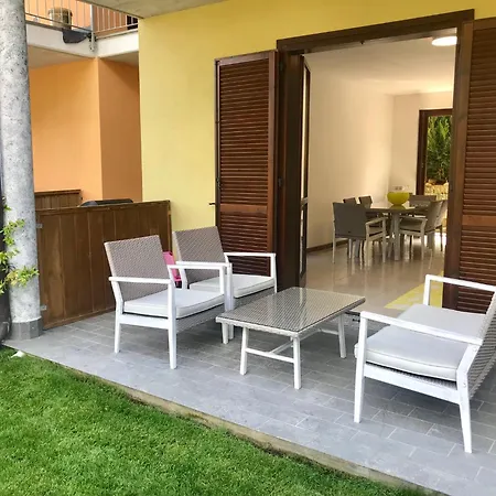 Borgo Castello B1 דירה